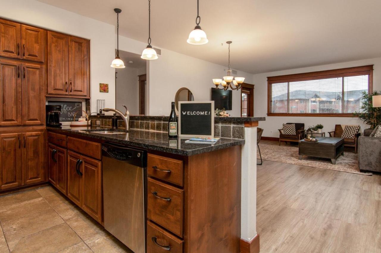 Modern Riverstone Condo With Grand Deck - Steps To Shops, Restaurants, Trails And River Кер д'Ален Екстериор снимка